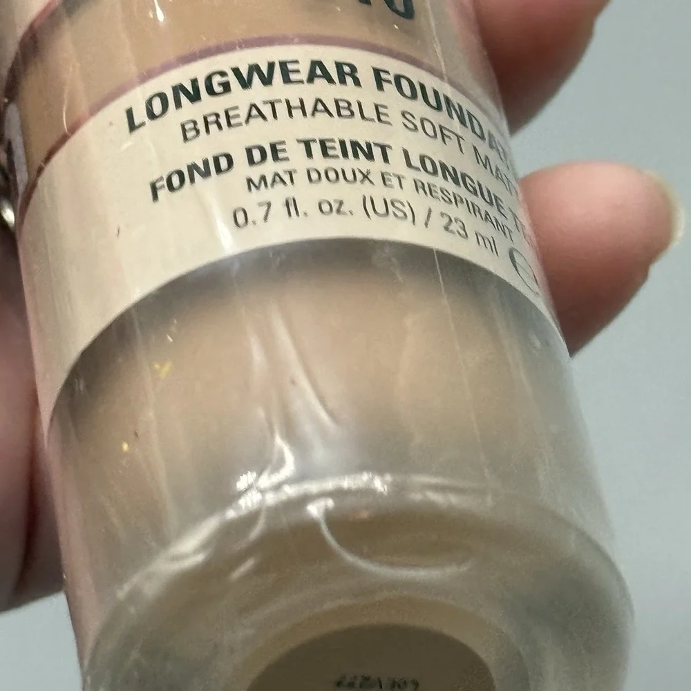 Makeup Revolution IRL Filter Longwear Foundation Breathable Soft Matte F10